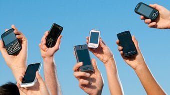 Antispotřebitelskou část novely si napsali sami operátoři, přiznal poslanec
