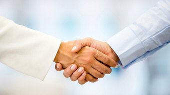 Jde to i bez velkých firem. Jak se daří P2P ekonomice v Česku?