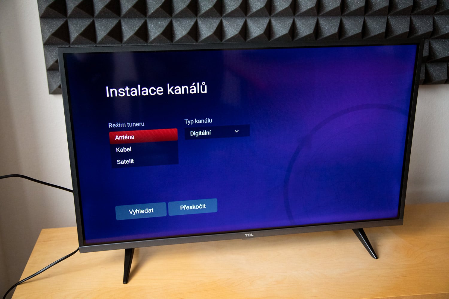 TCL 32ES580 - první zapnutí