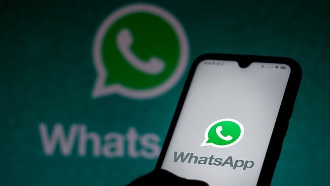 WhatsApp - mobilní telefon - aplikace