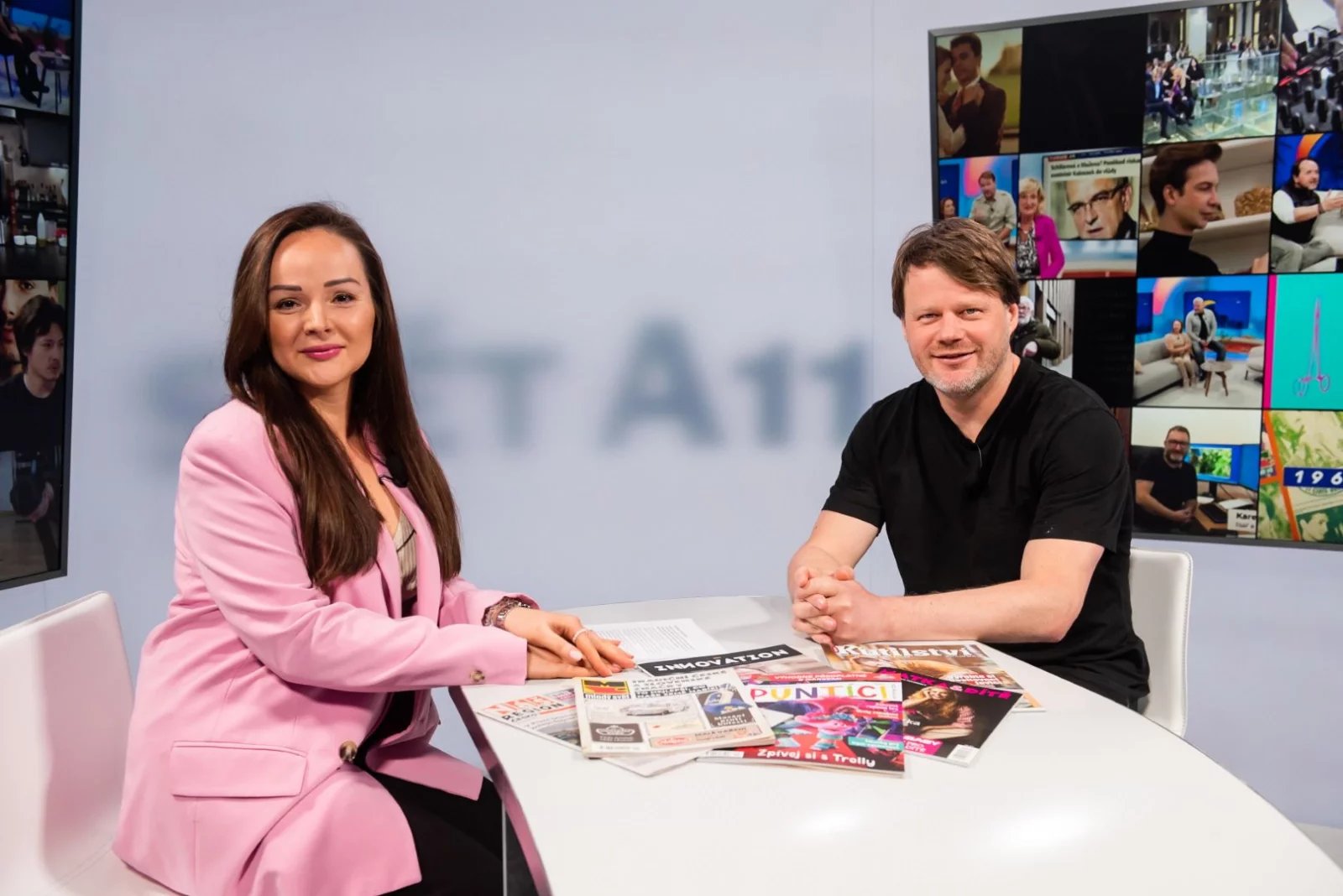 Lucija Veselá, moderátorka pořadu Svět A11, s ředitelem mediální skupiny Alešem Zavoralem