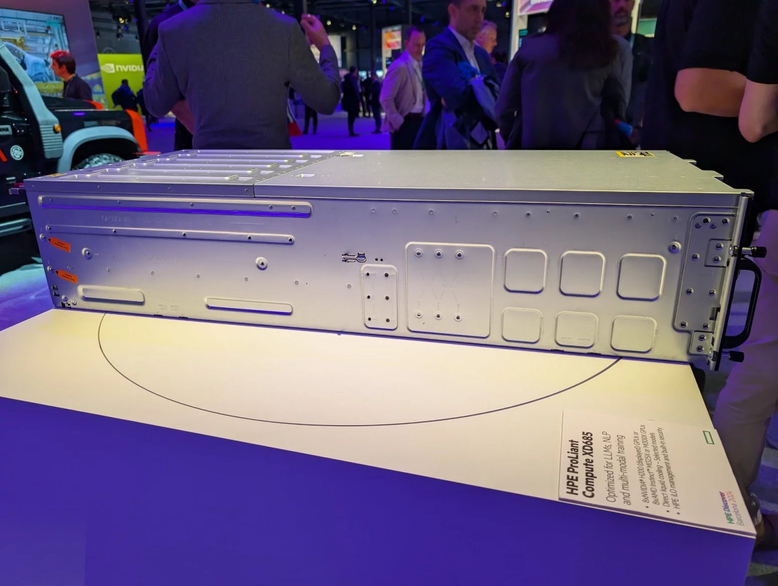 Server HPE ProLiant XD685 s čipy Nvidia H200