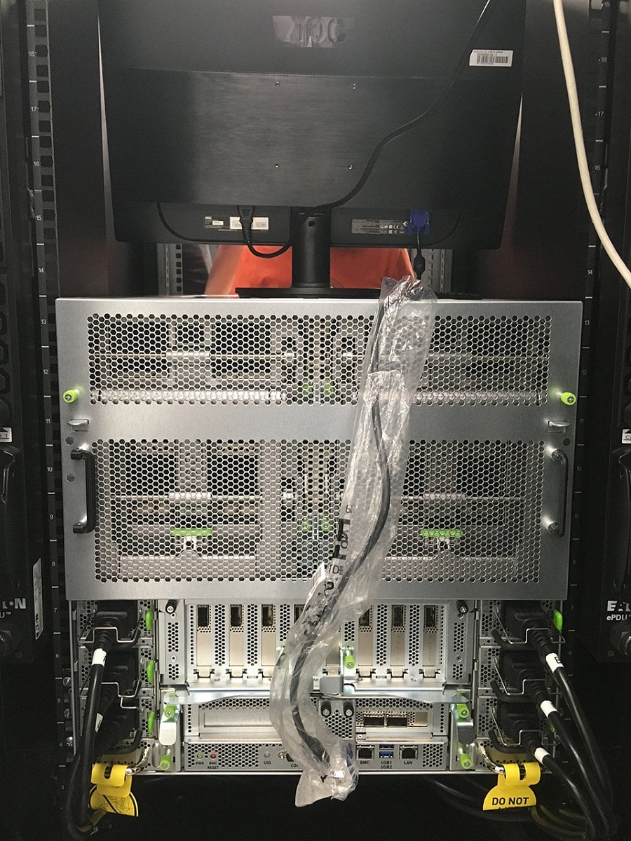 Spuštění superpočítače Nvidia DGX-2 na IT4Innovations v Ostravě