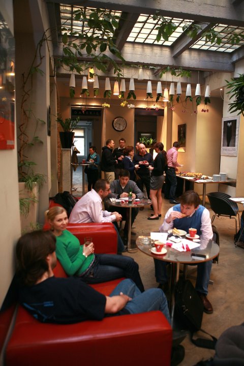 Galerie Cafe Louvre, místo setkání NetClubu