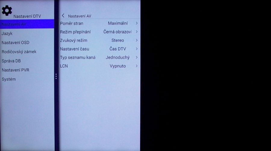 Jak vidíte, v menu nastavení samotného tuneru není přístup zejména k obrazovým úpravám. Ty najdete v menu nastavení na tlačítku Home.