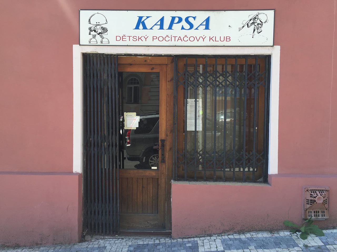 Počítačový klub Kapsa v Praze ve Vršovicích.