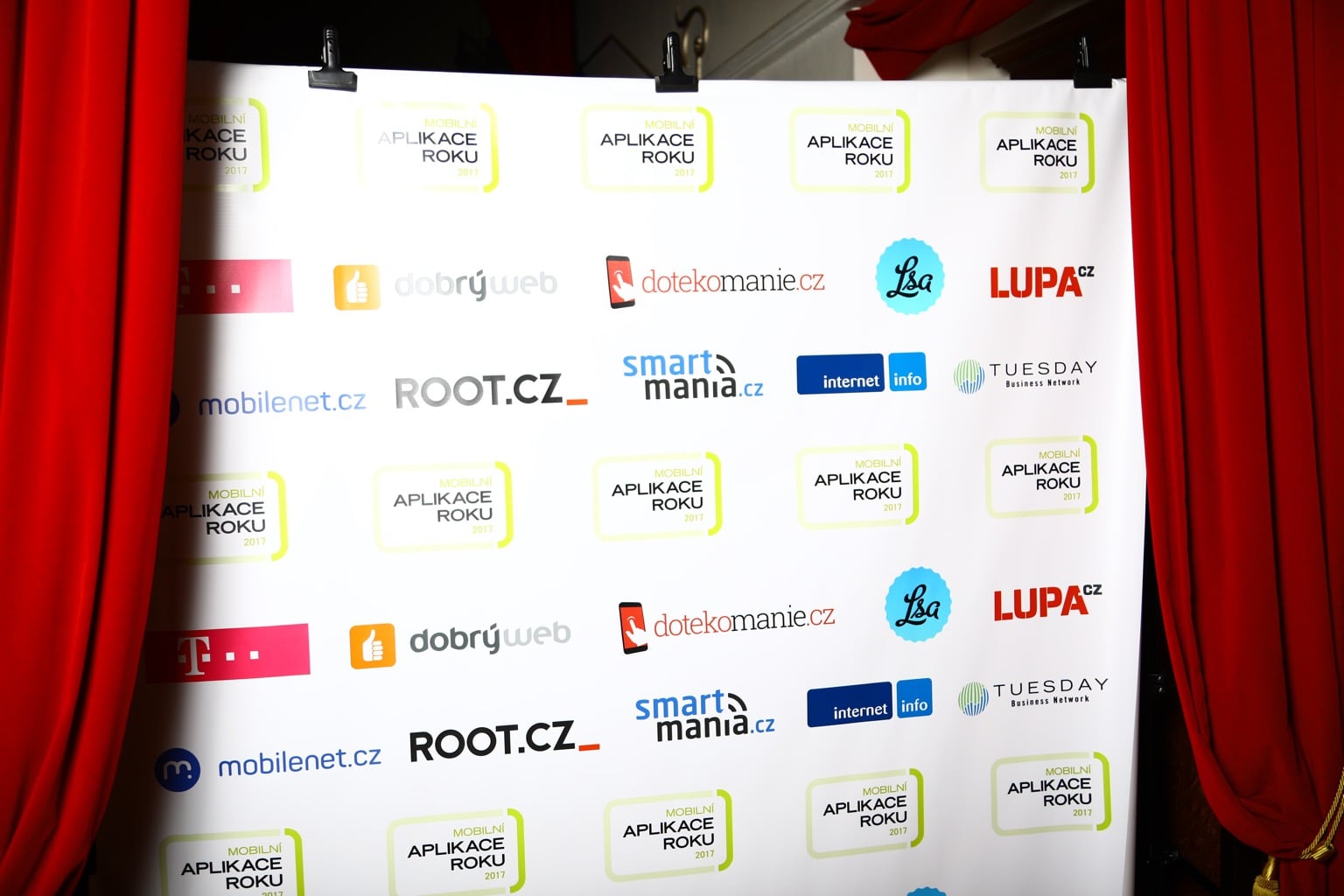 Mobilní aplikace roku 2017 - V pražském Royalu vyhrála Moneta
