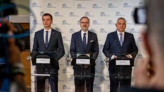 Lukáš Vlček, Petr Fiala a Jozef Síkela