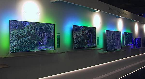 Řada 7000 byla v Barceloně nejvyšší představenou řadou televizorů. Vrcholové modely 8000 a 9000 byly totiž uvedeny už na podzim 2014 a nahrazeny budou až letos před koncem roku.