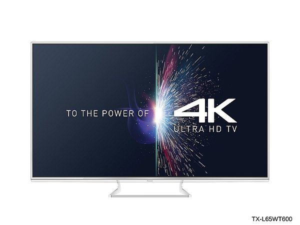 Eleganci tento Ultra HD, nebo chcete-li 4K, televizor rozhodně nezapře. Nevím čím to je, ale po letech vysloveně fádních modelů Panasoniku mě to nejen v minulém roce, ale i v tom letošním, nepřestává překvapovat. Příjemné je, že spodní lišta s logem svítí, ale dá se také vypnout…