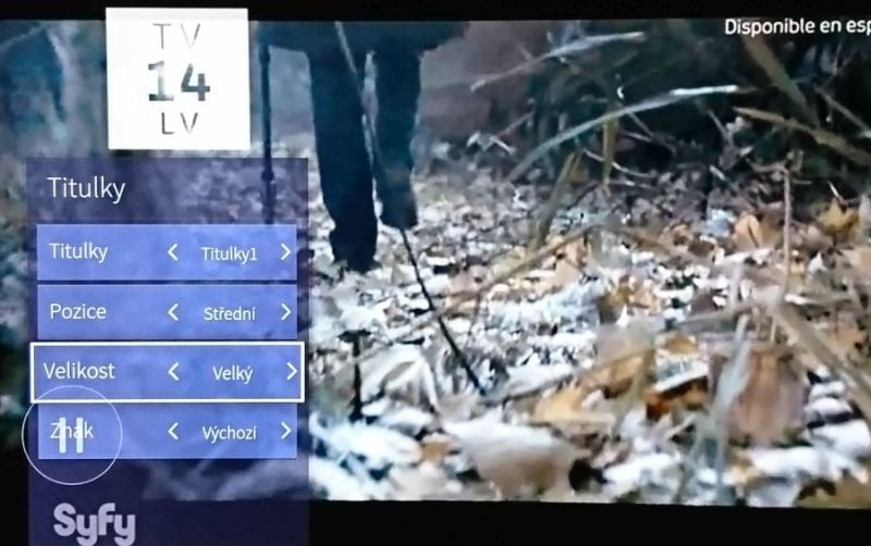 Externí titulky nesoucí stejné jméno jako soubor videa, je třeba při každém spuštění pořadu v němž je vyžadujete manuálně zapnout. Televizor je automaticky načíst neumí a nepamatuje si ani velikost fontu.