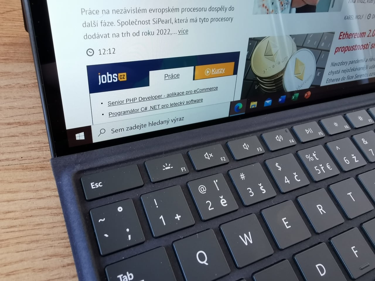 Microsoft Surface Pro X: počítač s Windows 10 a procesorem ARM