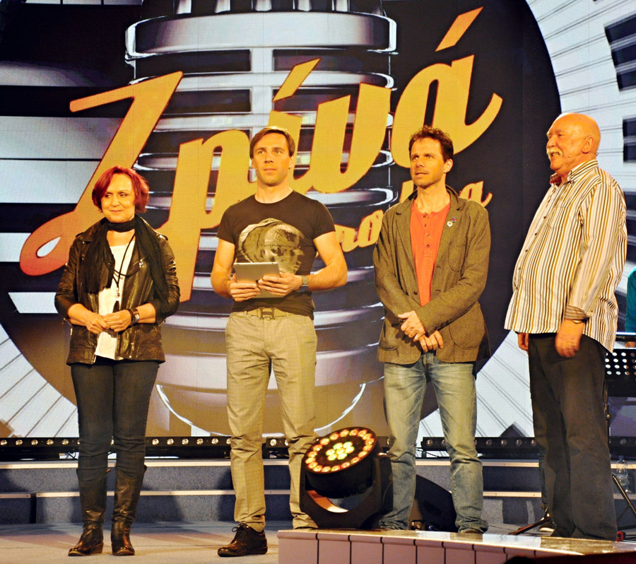 Soutěž Zpívá celá rodina vysílaná na ČT 1 v roce 2013