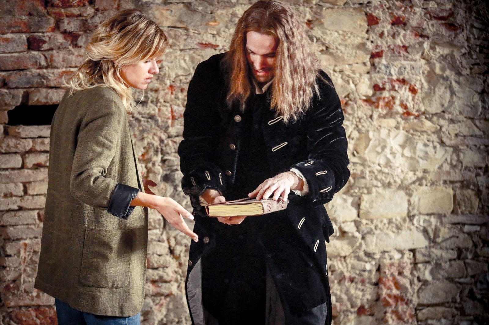 Emma Smetana a Robert Urban v seriálu Eliška a Damián