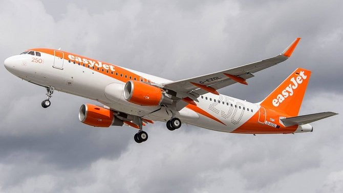 easyJet - letadlo