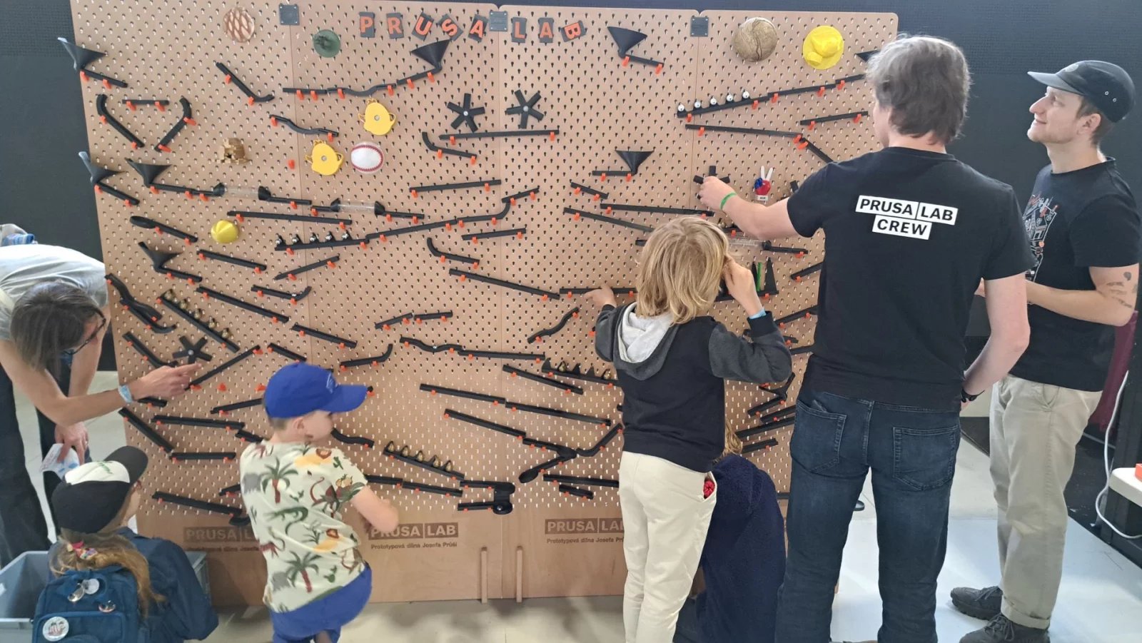 Prezentoval se tu i nejznámější tuzemský výrobce 3D tiskáren, firma Prusa Research.