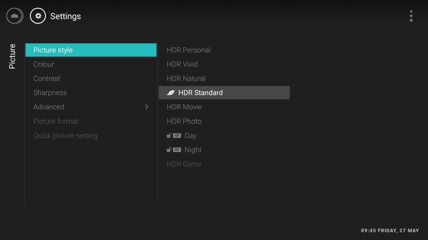 Televizor s anglickou nabídkou menu nastavení.