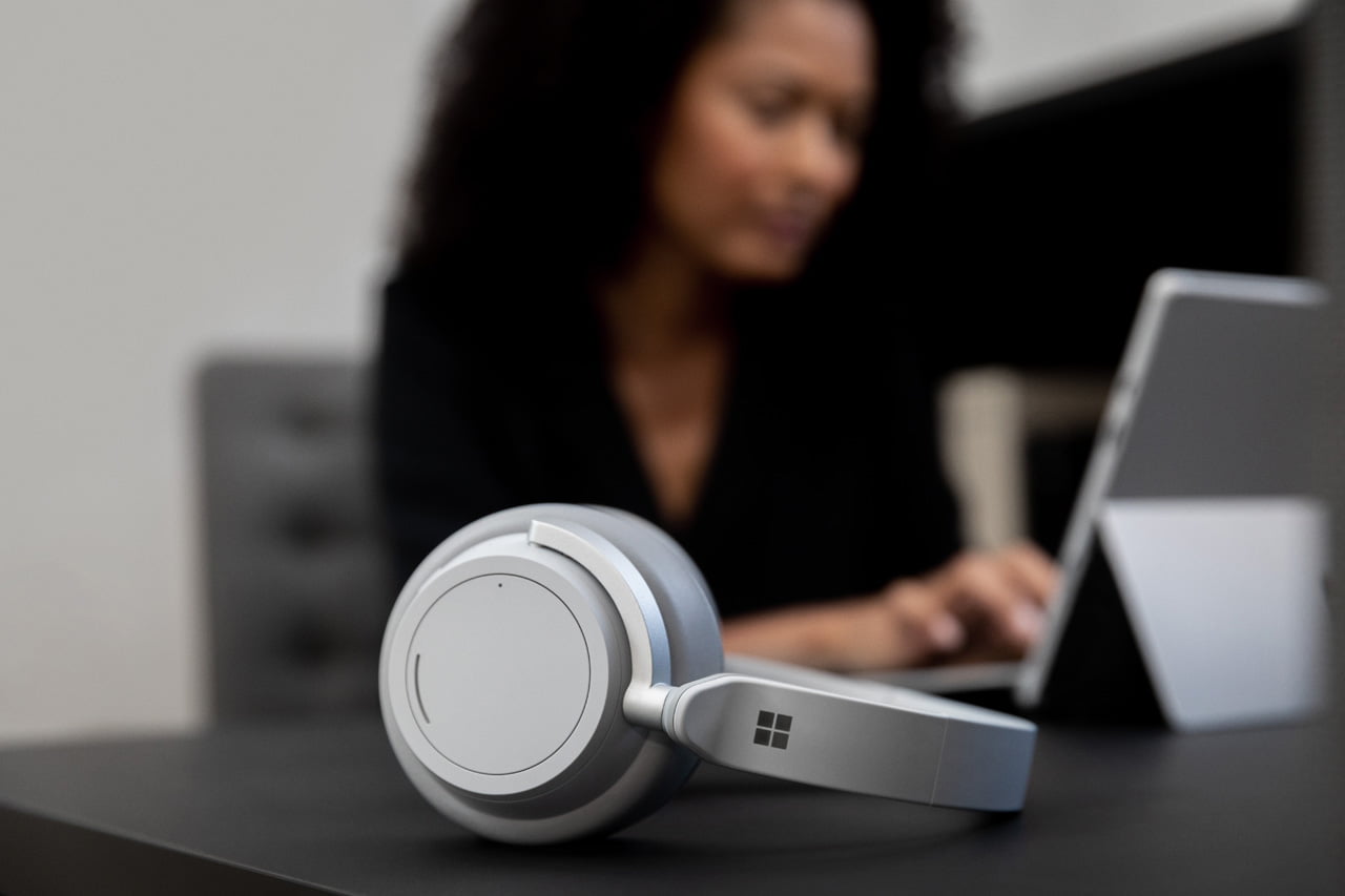 Surface Headphones, Laptop 2, Pro 6 a Studio 2 od Microsoftu