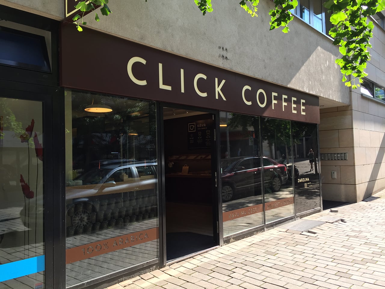 Click Coffee v Praze na Andělu.