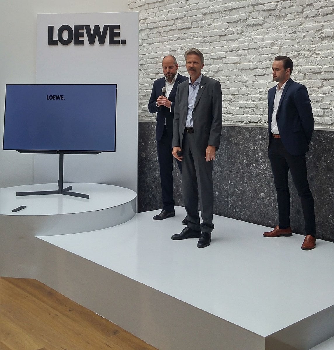 Lowe Bild 7 v Česku