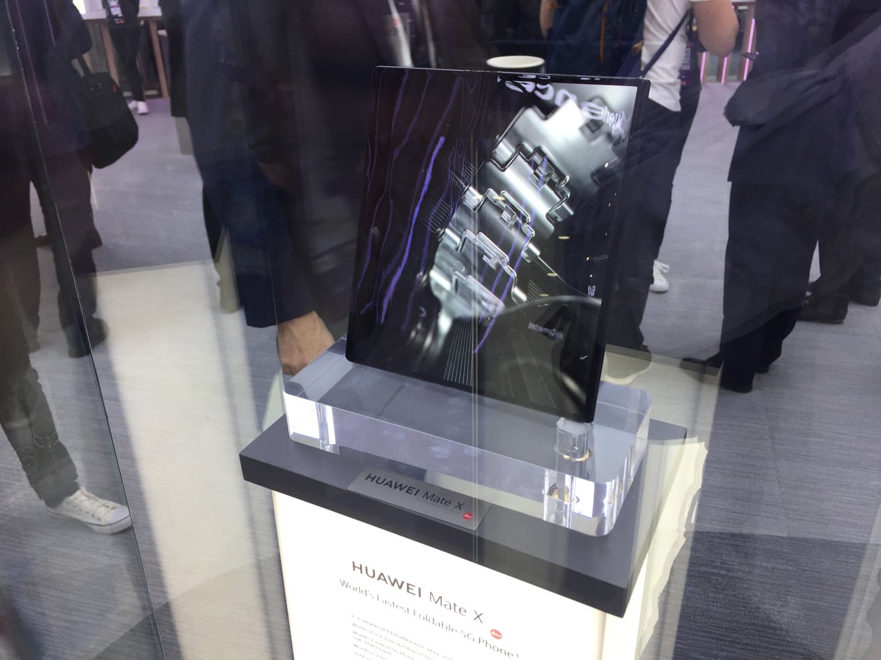 MWC 2019: ohebné telefony Huawei a Samsung či HoloLens 2