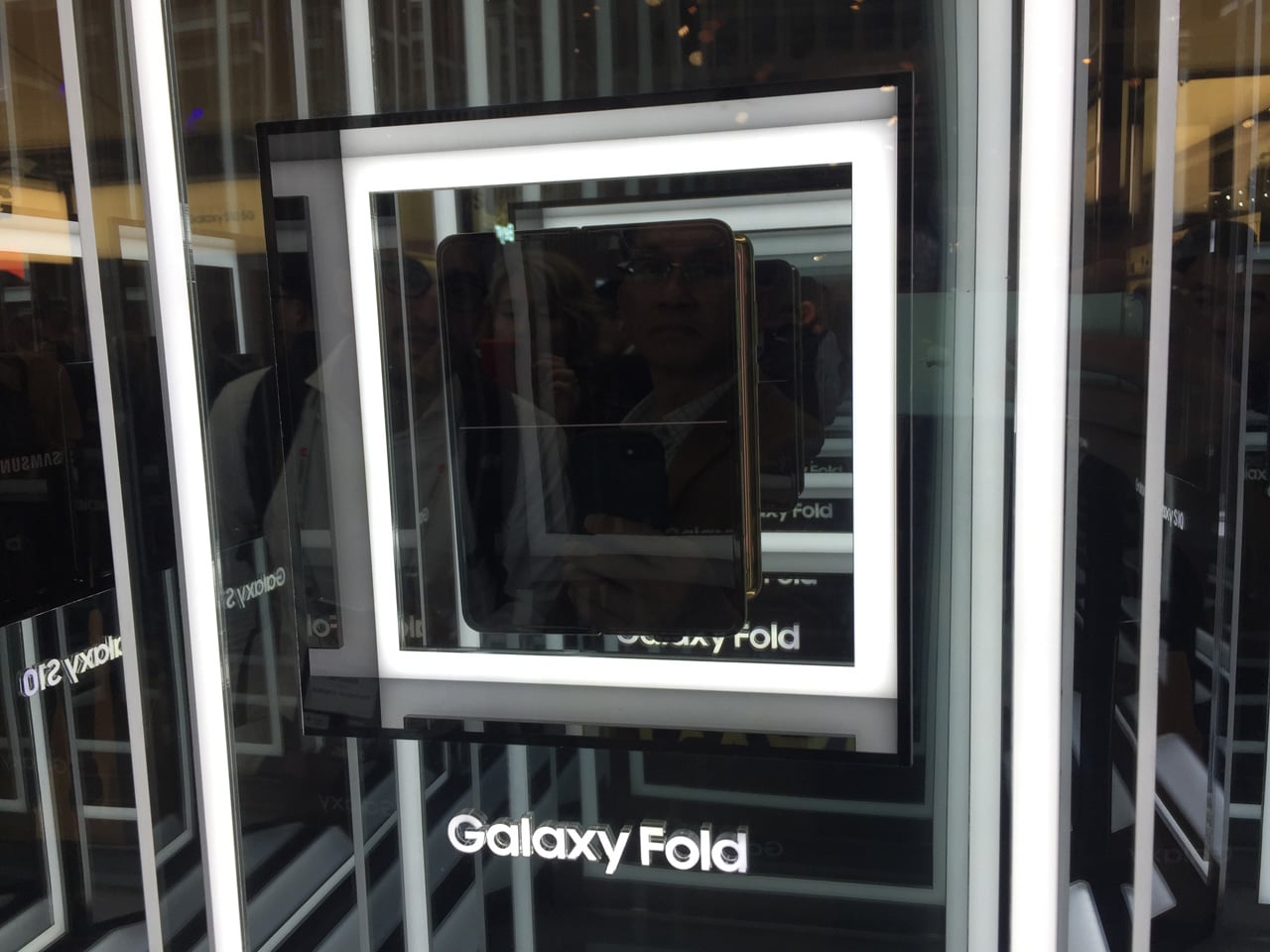MWC 2019: ohebné telefony Huawei a Samsung či HoloLens 2
