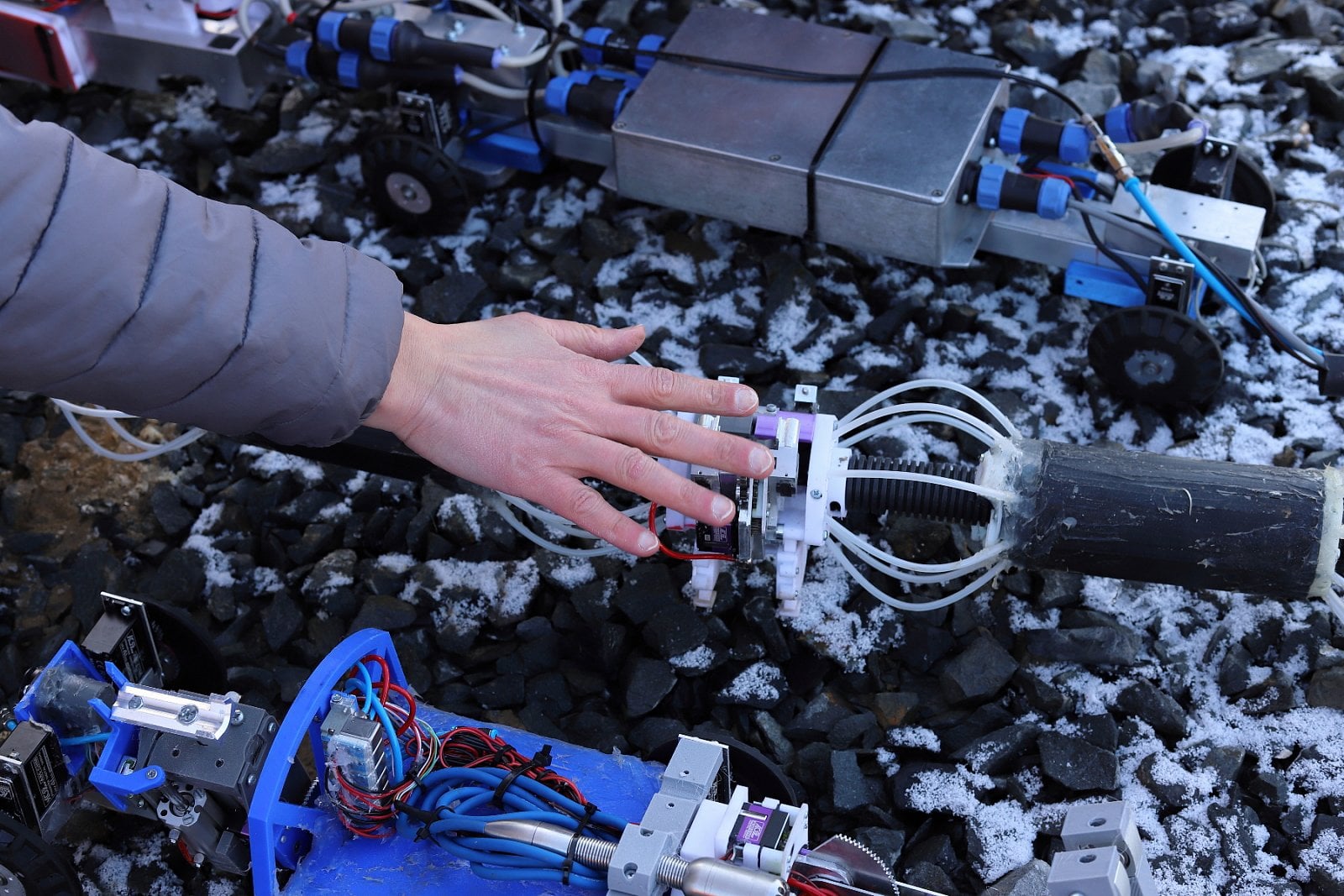 Pilotní projekt unikátní instalace optického kabelu v kanalizaci