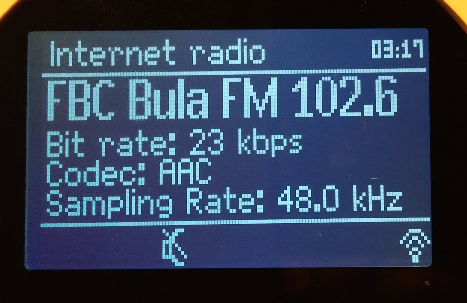 Vysílací kvalita nic moc. Ani při kodeku AAC. Pro stolní mono rádio ale dostačující. Nebo rádio v tropickém ráji. I když Fidži...