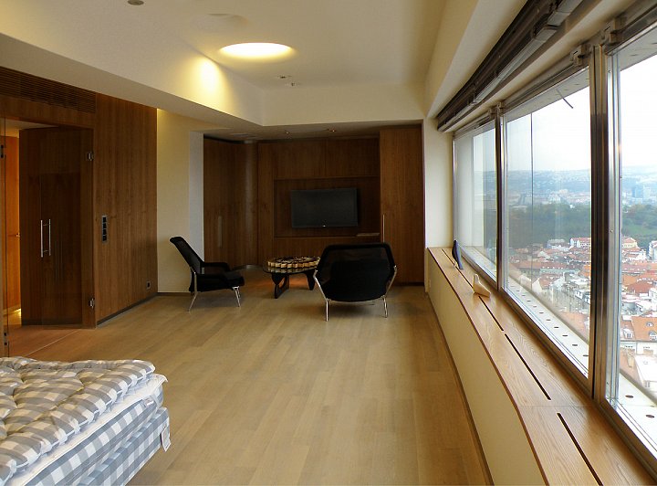 One Room Hotel - Žižkovský vysílač