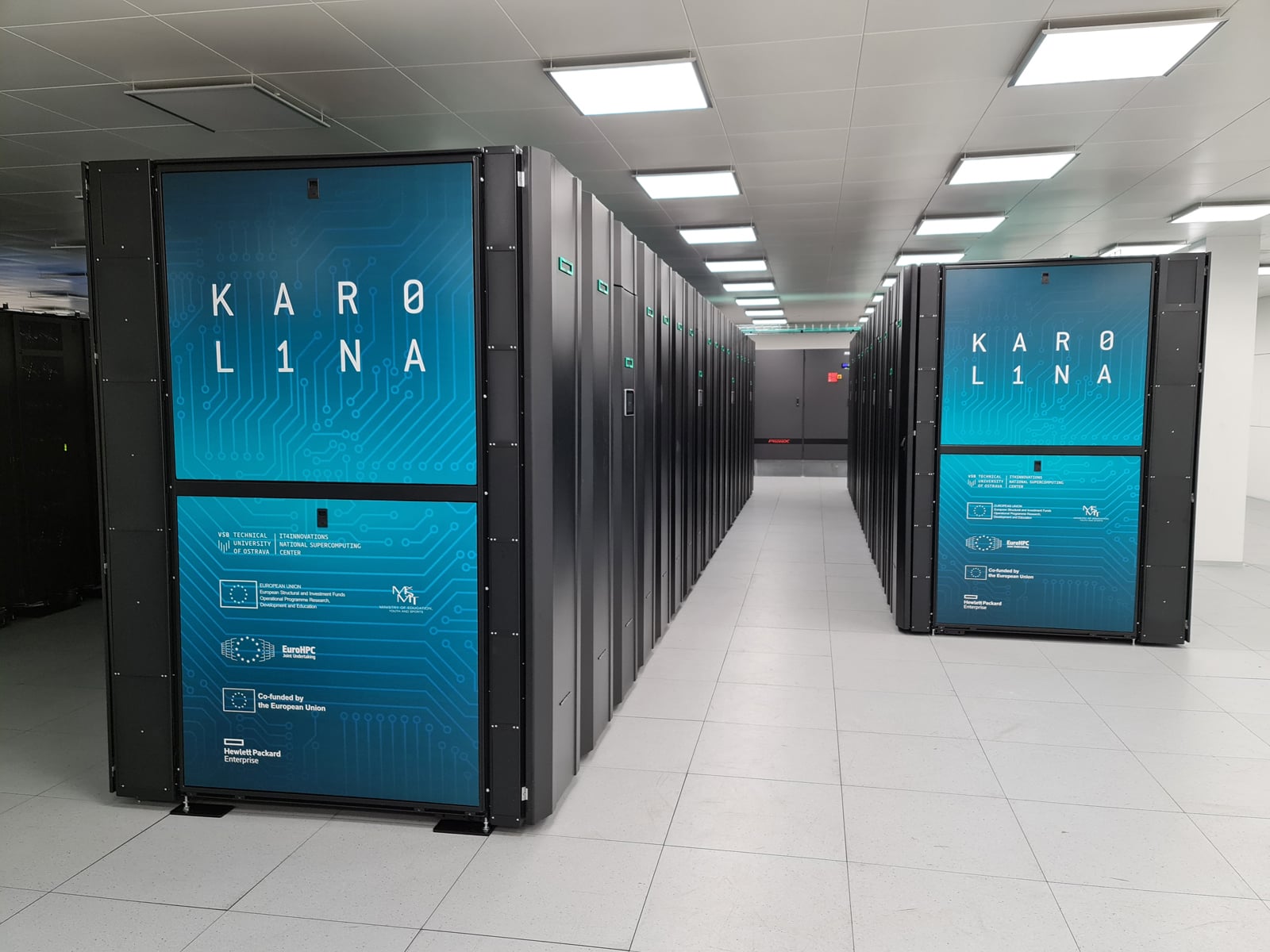 Superpočítač Karolina na IT4Innovations v Ostravě