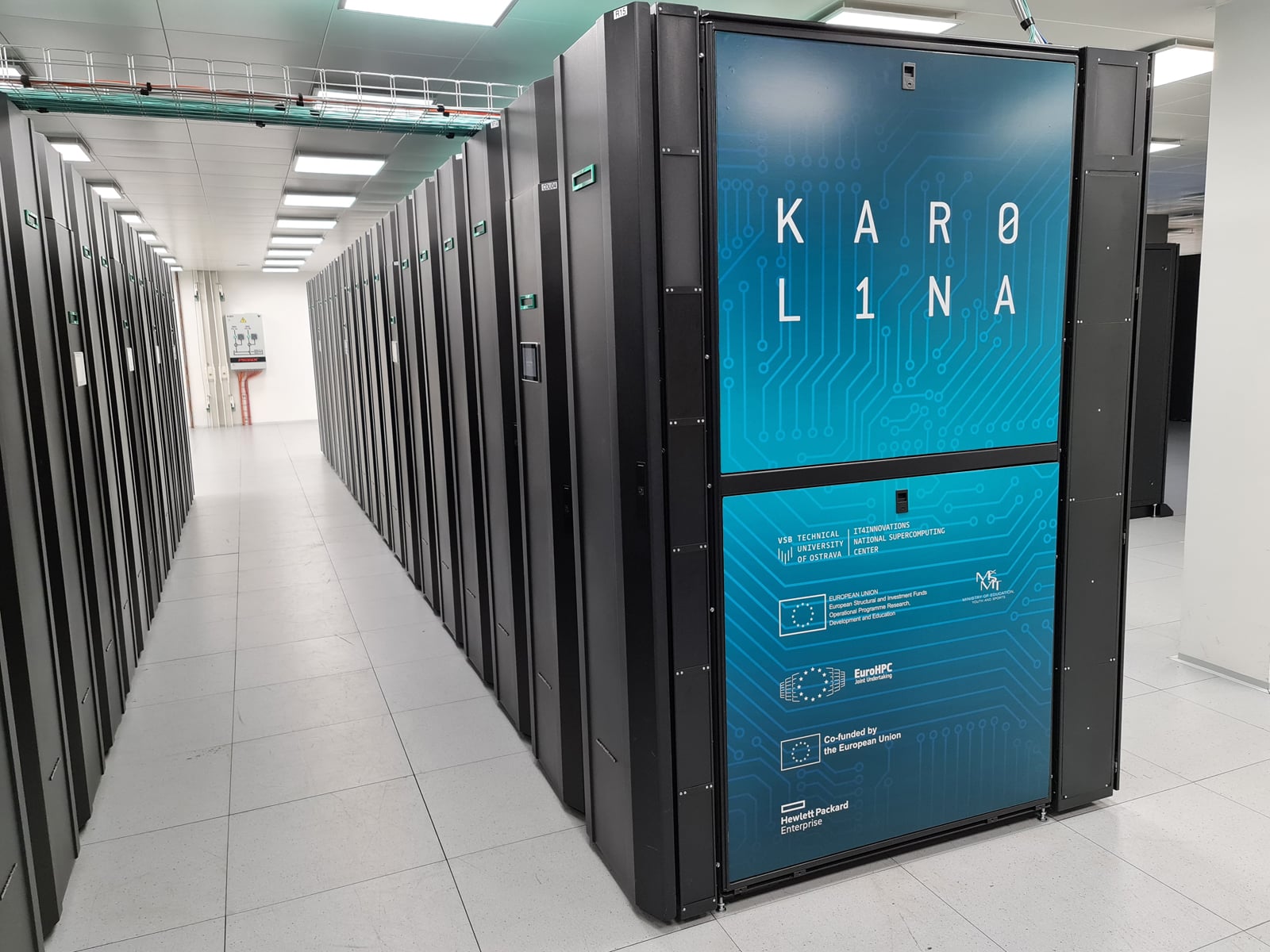 Superpočítač Karolina na IT4Innovations v Ostravě