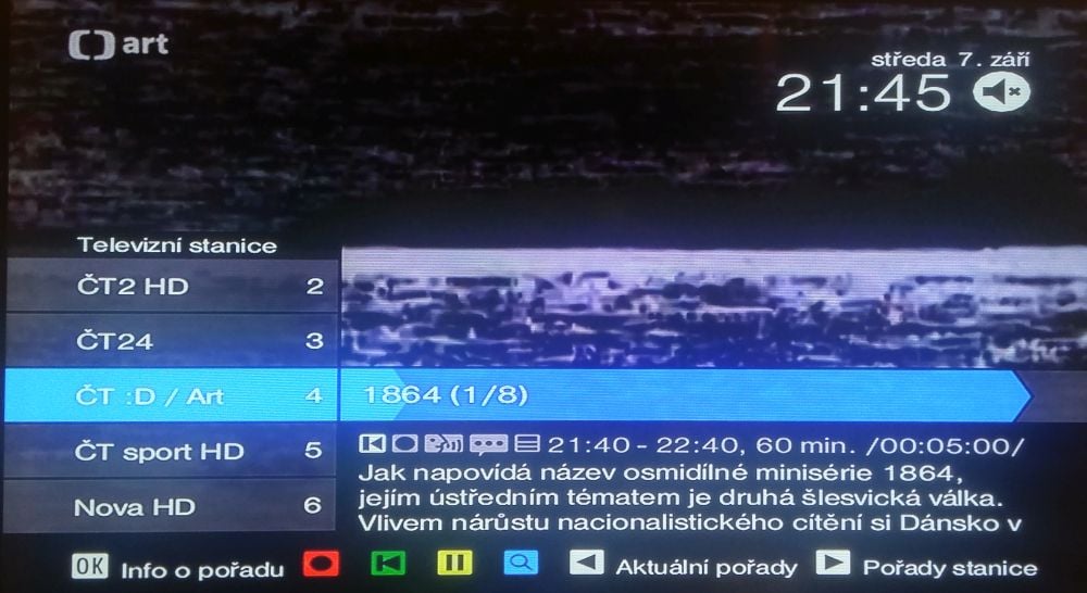 Tlačítko OK v živém vysílání.