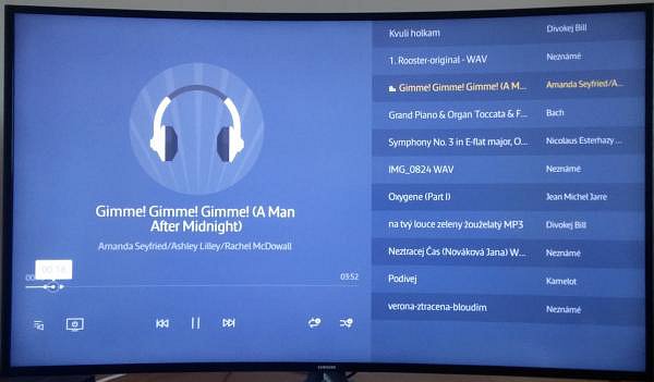 Ukázkové přehrávání muziky u Samsung UE48JU6742U.