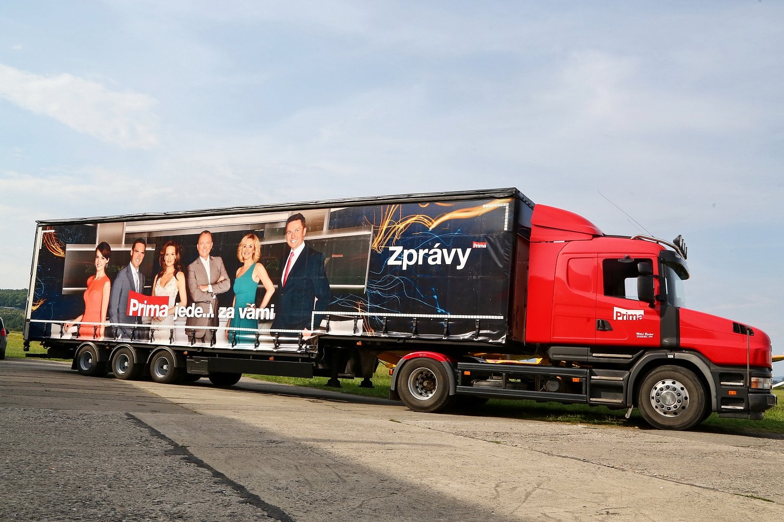 Televizní kamiony Seznamu a Primy