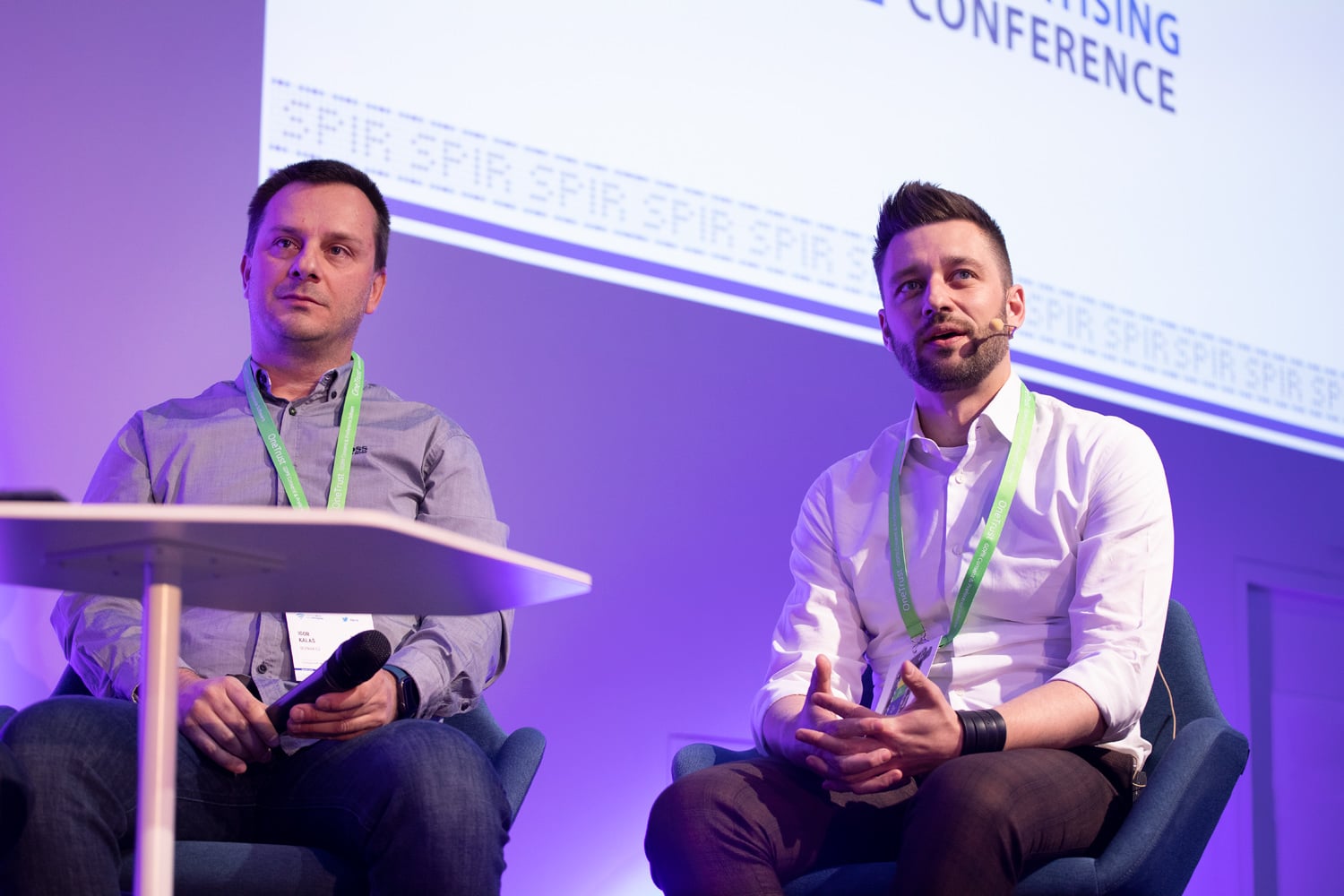 Igor Kalaš (Seznam.cz) a Juraj Felix (Mall.TV) při debatě na IAC 2019