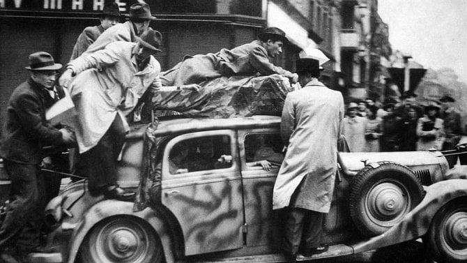 Bitva o rozhlas v roce 1945