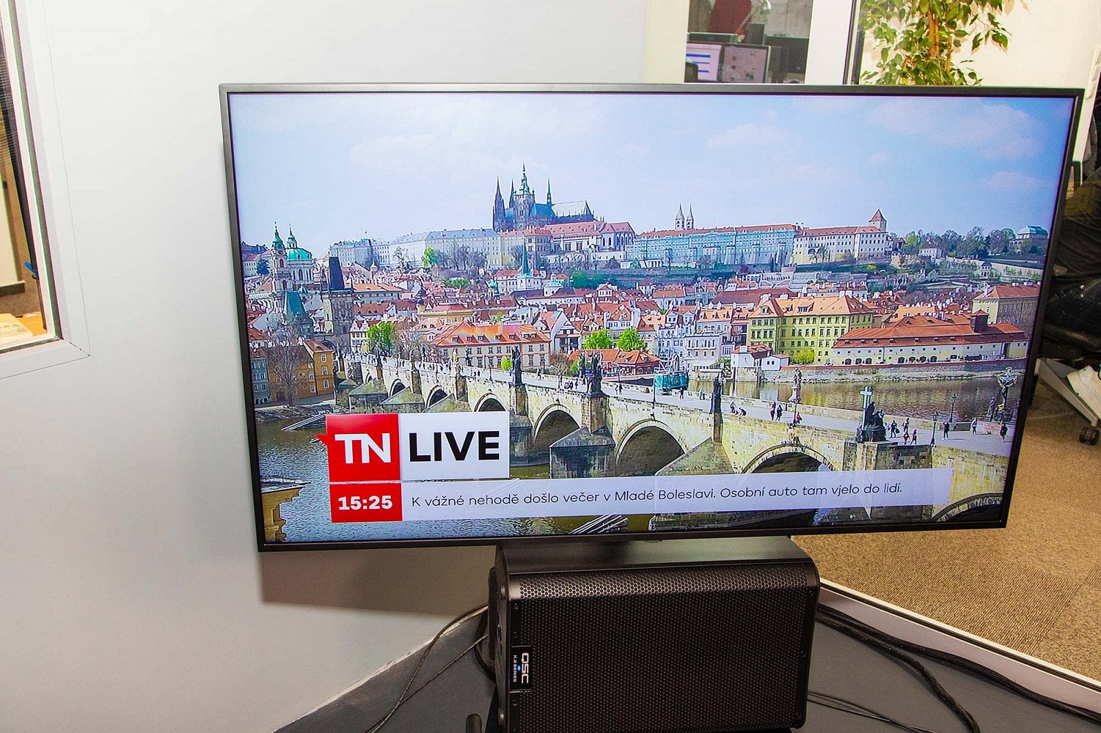 Televize Nova už v minulosti zkoušela internetovou zpravodajskou stanici Nova News. Tento projekt ale ukončila. TN Live se vydává jinou cestou. Živé vysílání na internetu zahájí jen v případě, že se bude něco důležitého dít, například klíčová tisková konference vlády. V takovém případě upozorní své diváky na webu, na sociálních sítích, v mobilní aplikaci a u největších událostí i lištou ve vysílání TV Nova.