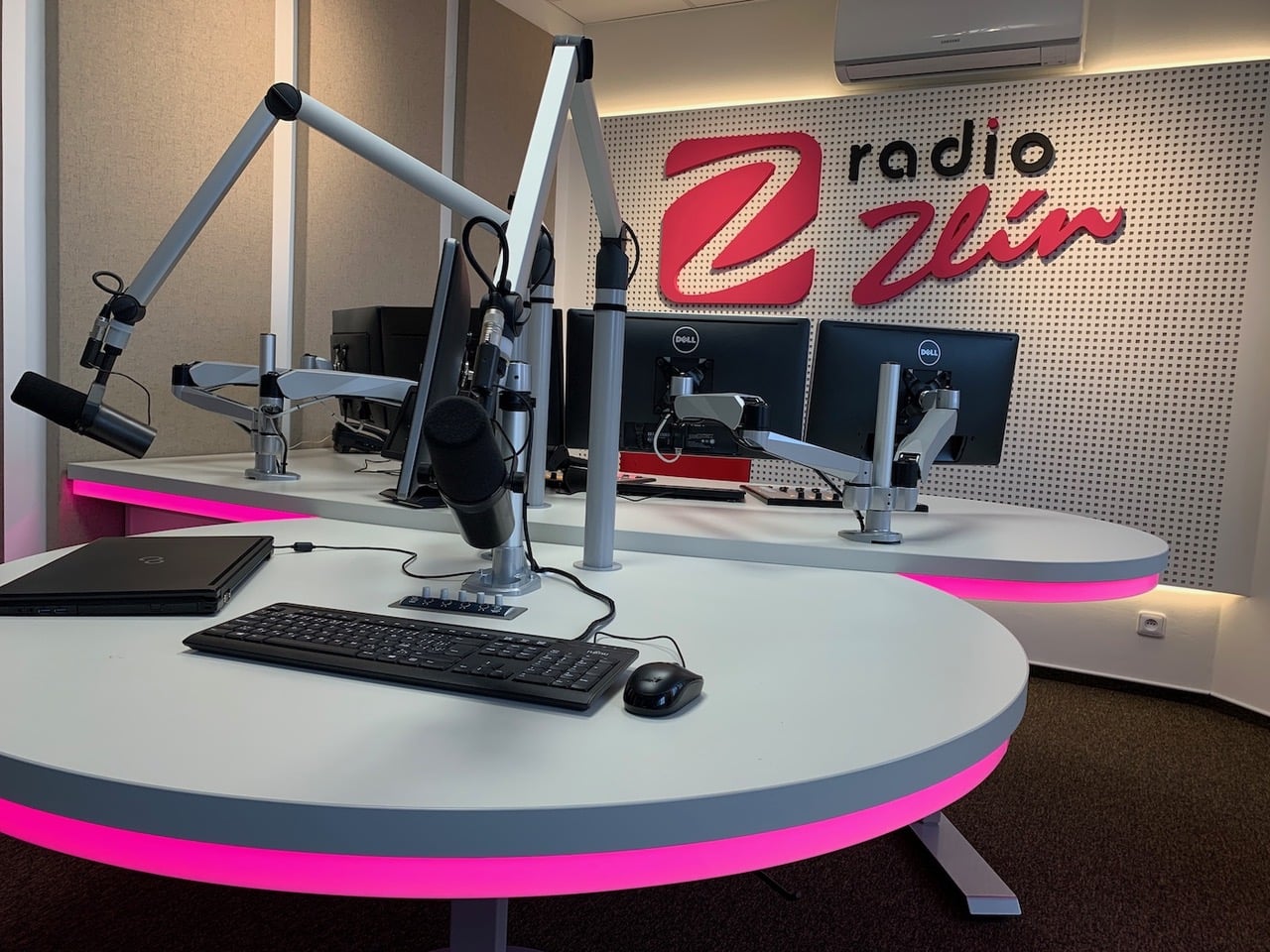 Radio Zlín - studio a tým
