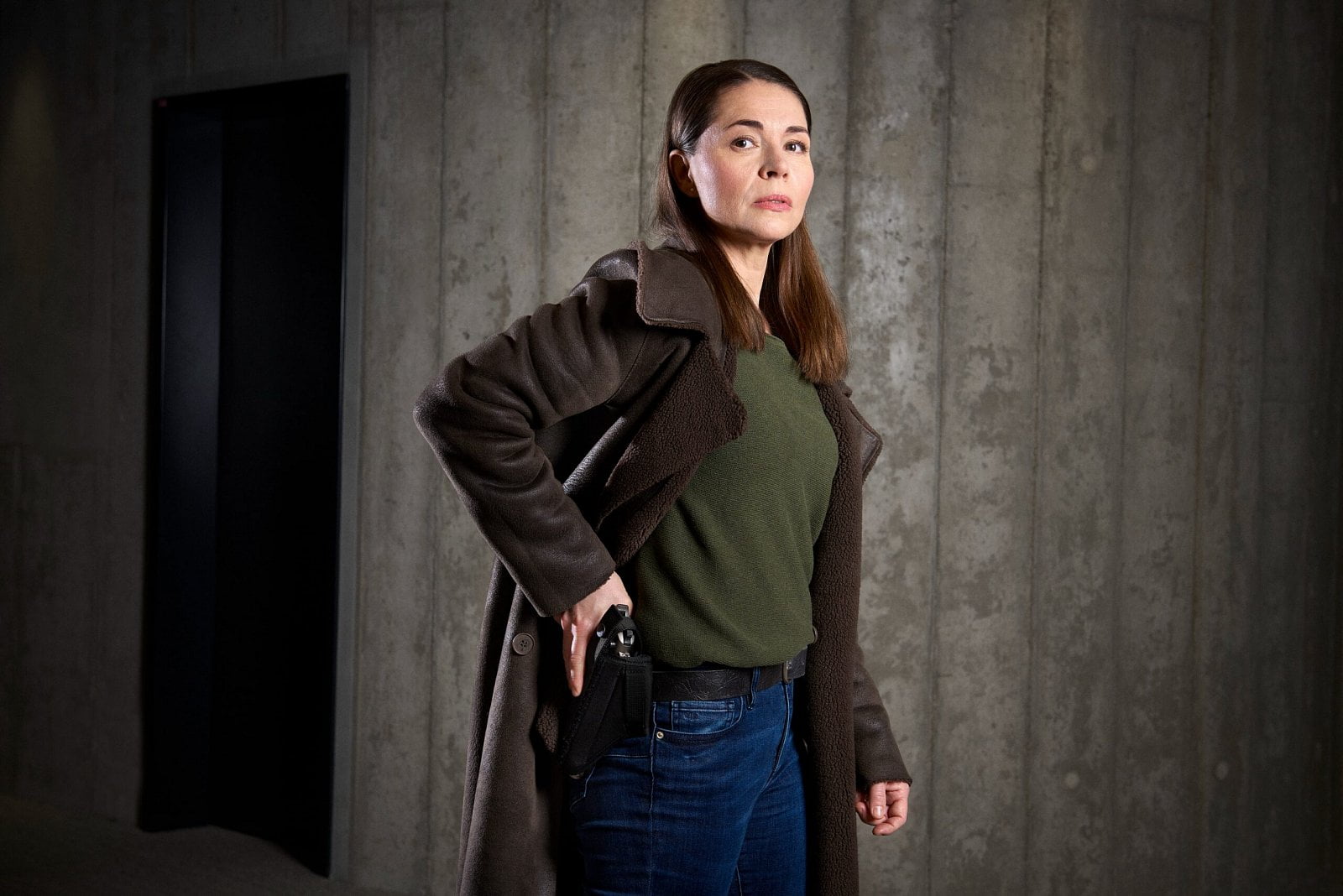 Kriminální seriál si odbyl televizní premiéru 26. února. Měl být sobotním tahákem Novy, ale v konkurenci ostatních pořadů neuspěl. První díl vidělo 876 tisíc lidí, ale třetí už jen 587 tisíc, a Nova se proto rozhodla Šéfku stáhnout z vysílání bez náhrady. Detektivku v sobotním hlavním vysílacím čase střídají speciály vědomostní soutěže Na lovu. Ukázalo se to jako šťastné rozhodnutí, vedou vyrovnaný souboj s Peče celá země na ČT1.