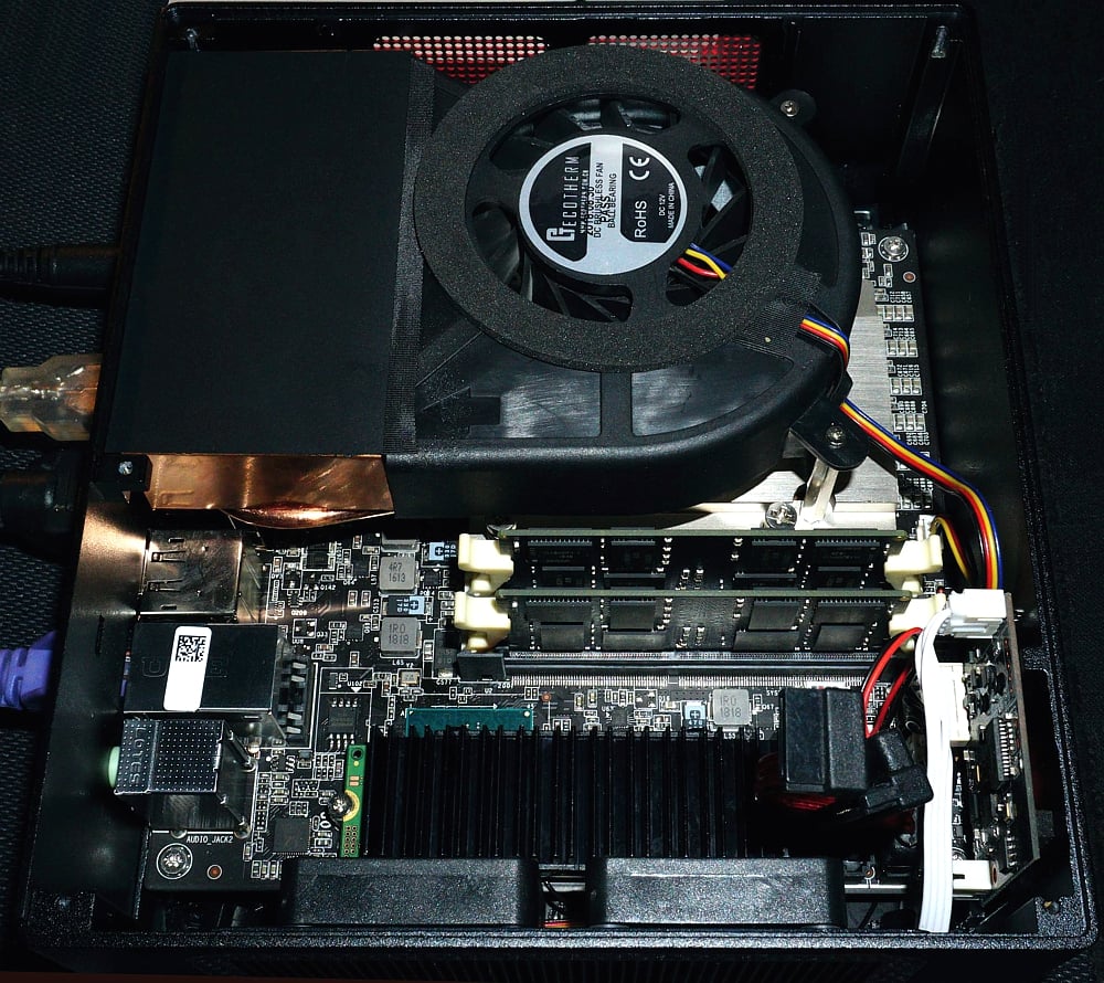 Beelink Kaby G7 – pohled dovnitř