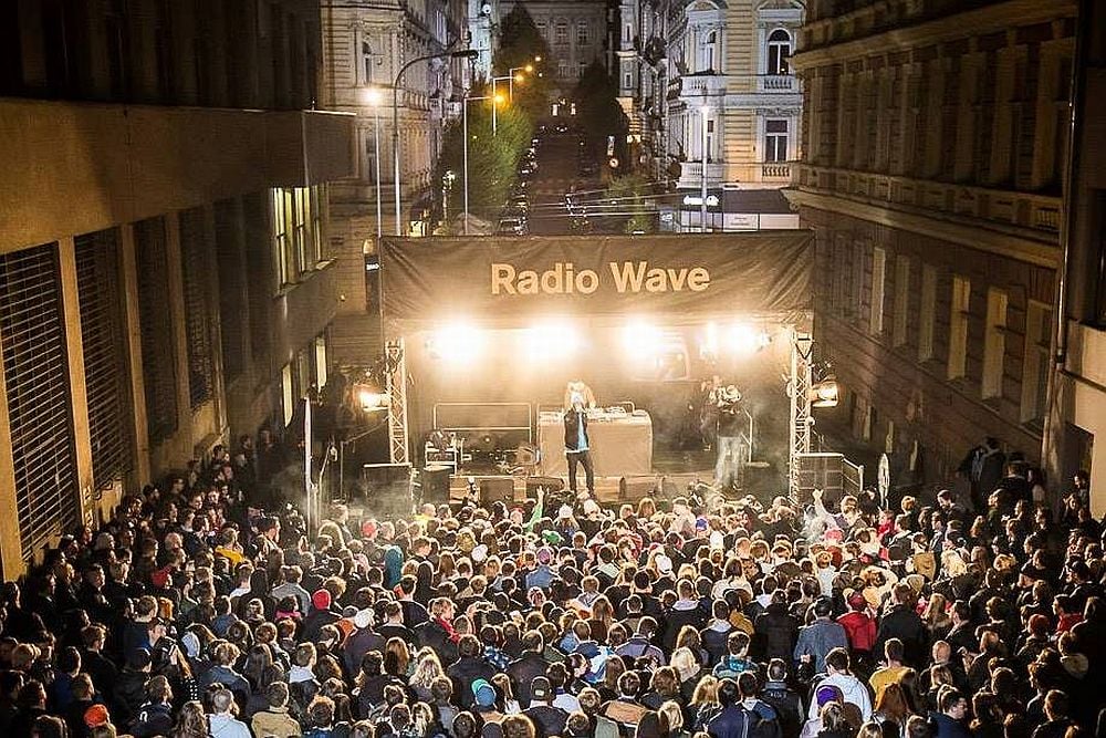 Radio Wave, 10 let - Pouliční slavnost