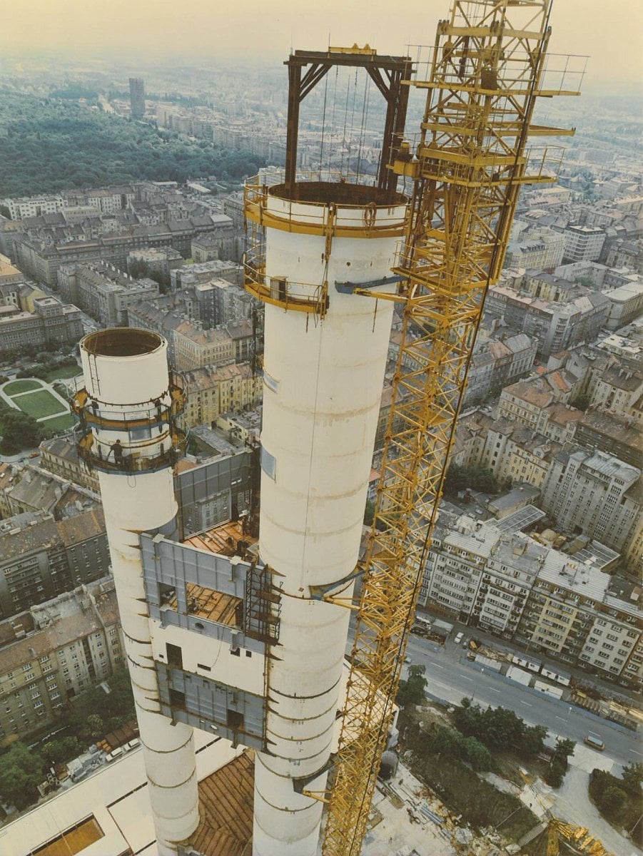 Archivní snímky žižkovského vysílače