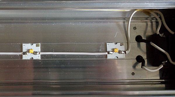 Ledeos Linear – detail LED diod a tištěných spojů.