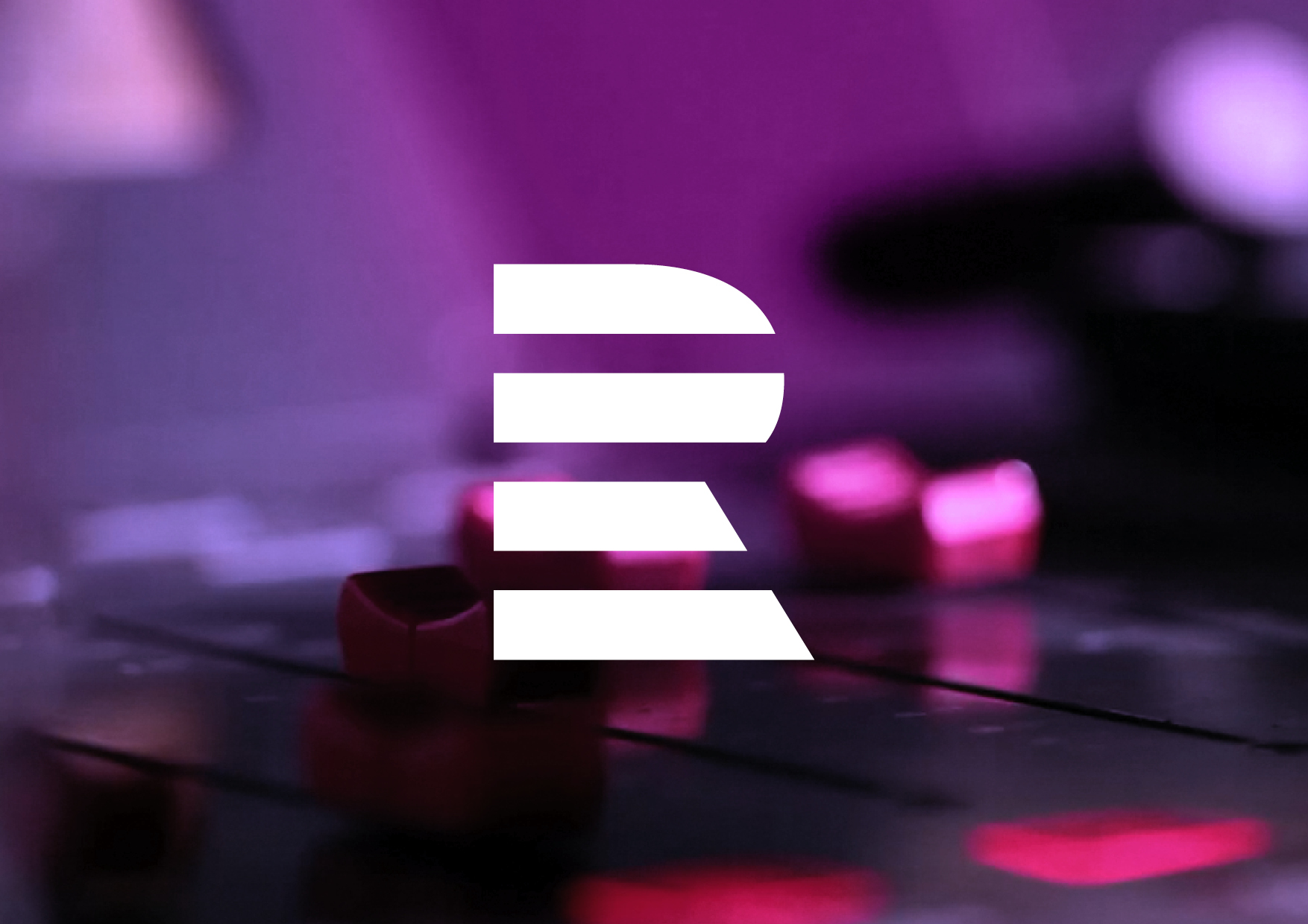 Tradičním partnerem posluchačů na středních vlnách byl a zatím stále zůstává Český rozhlas.