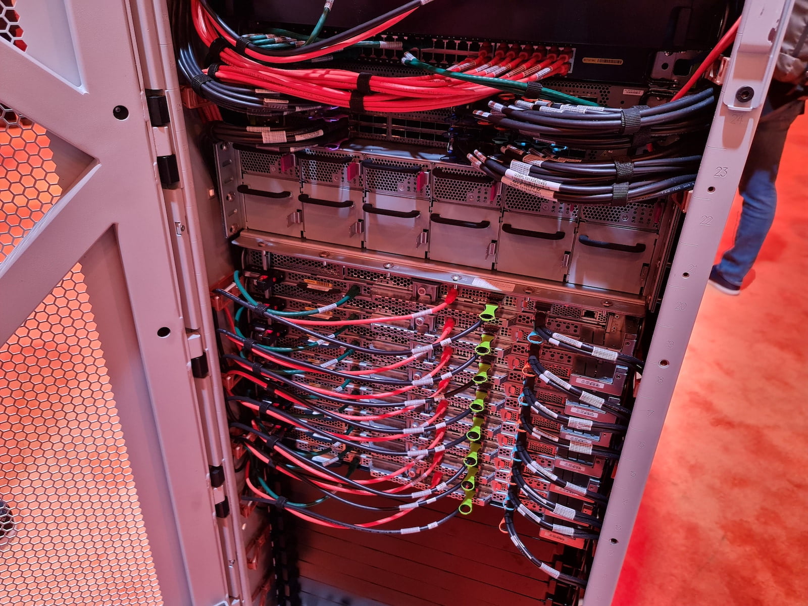 Servery AWS Outposts od Amazon Web Services