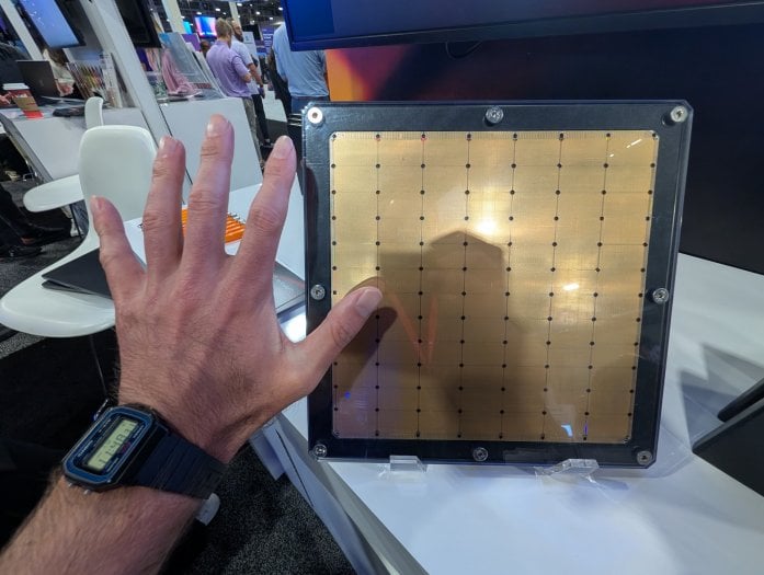 Čip pro umělou inteligenci Cerebras Wafer Scale Engine 3