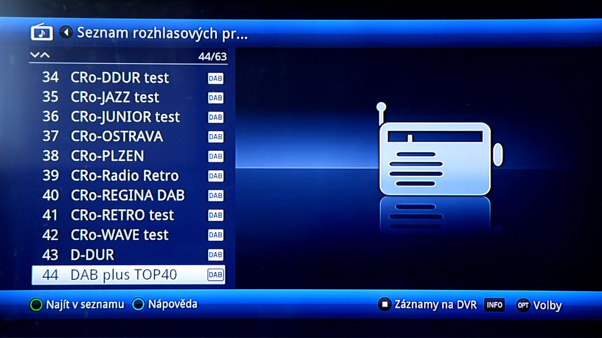 Část seznamu uložených DAB+ rozhlasových stanic.