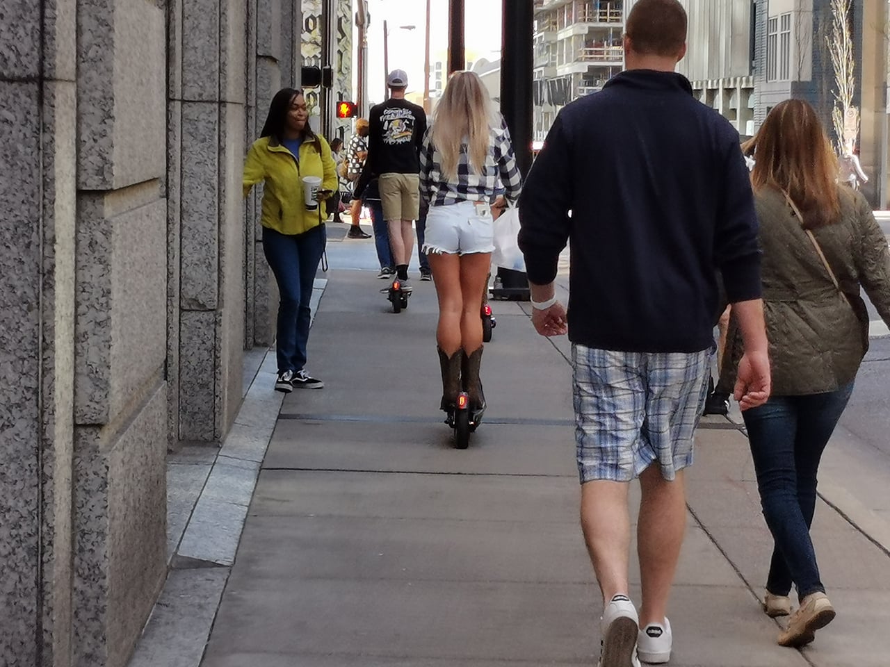 „Boom“ se sdílenými elektrickými koloběžkami v USA