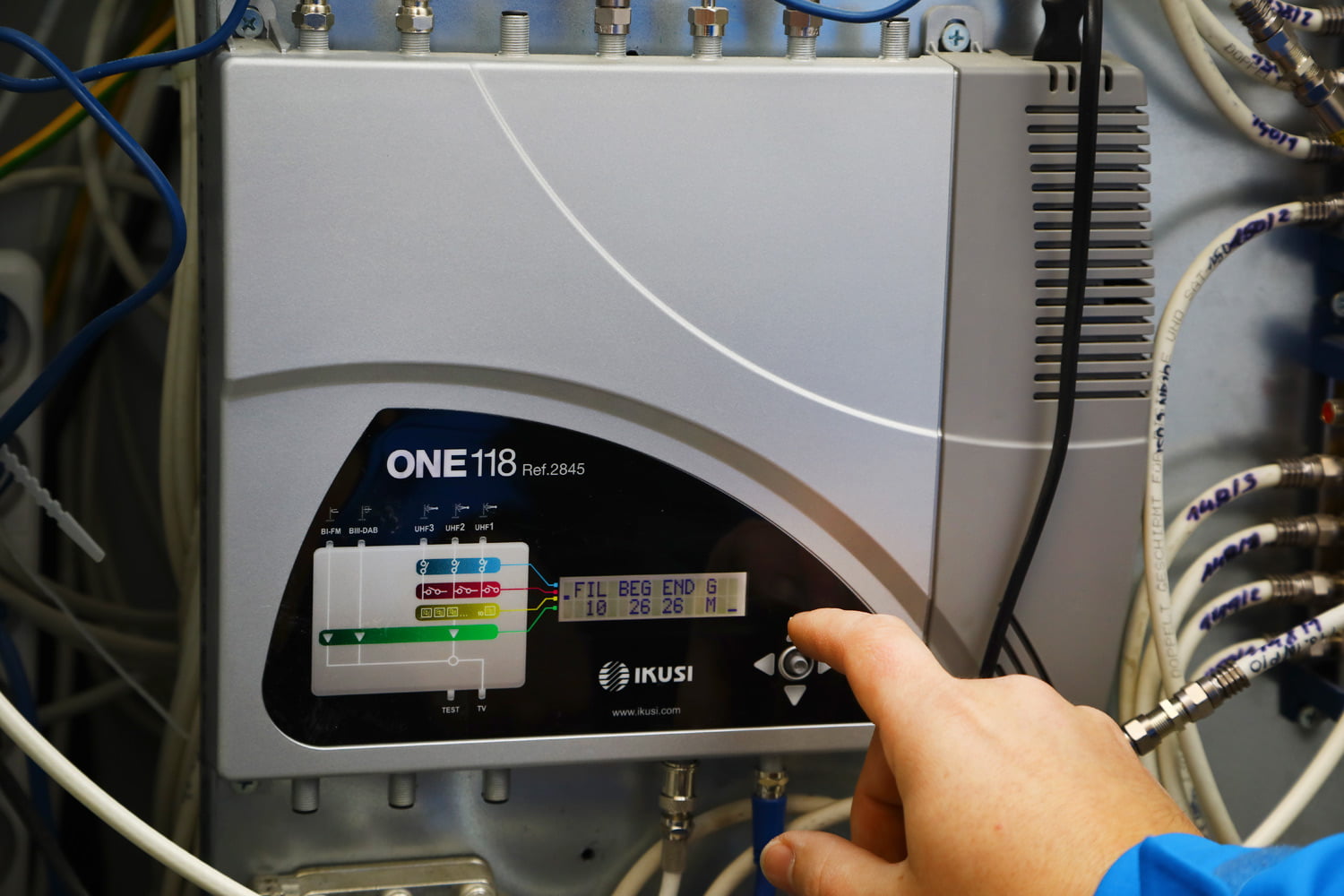 Programovatelný zesilovač značky Ikusi.