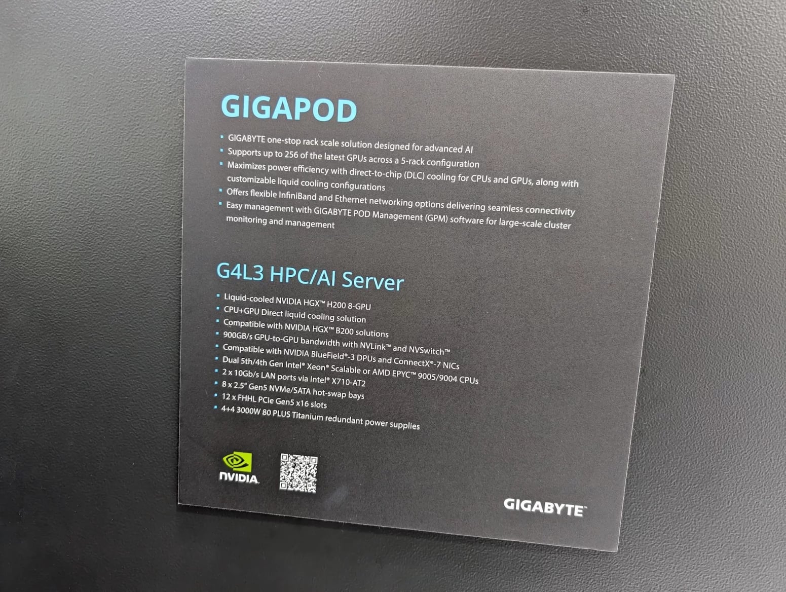Serverový rack Gigabyte Gigapod s vodním chlazením serverů s GPU Nvidia H200